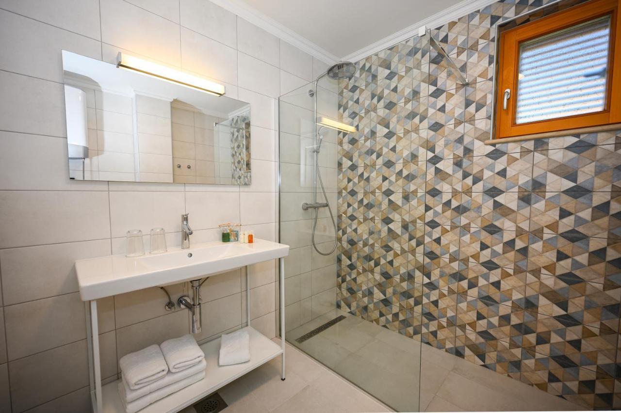 Casa Laurea Hotel Zaton  Buitenkant foto